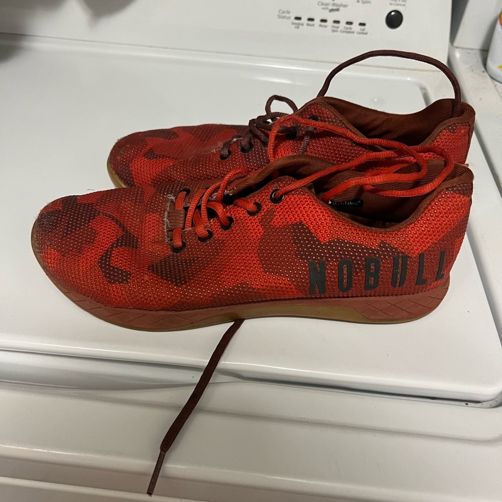 2 pair of No Bull trainers size 10 excellent shape